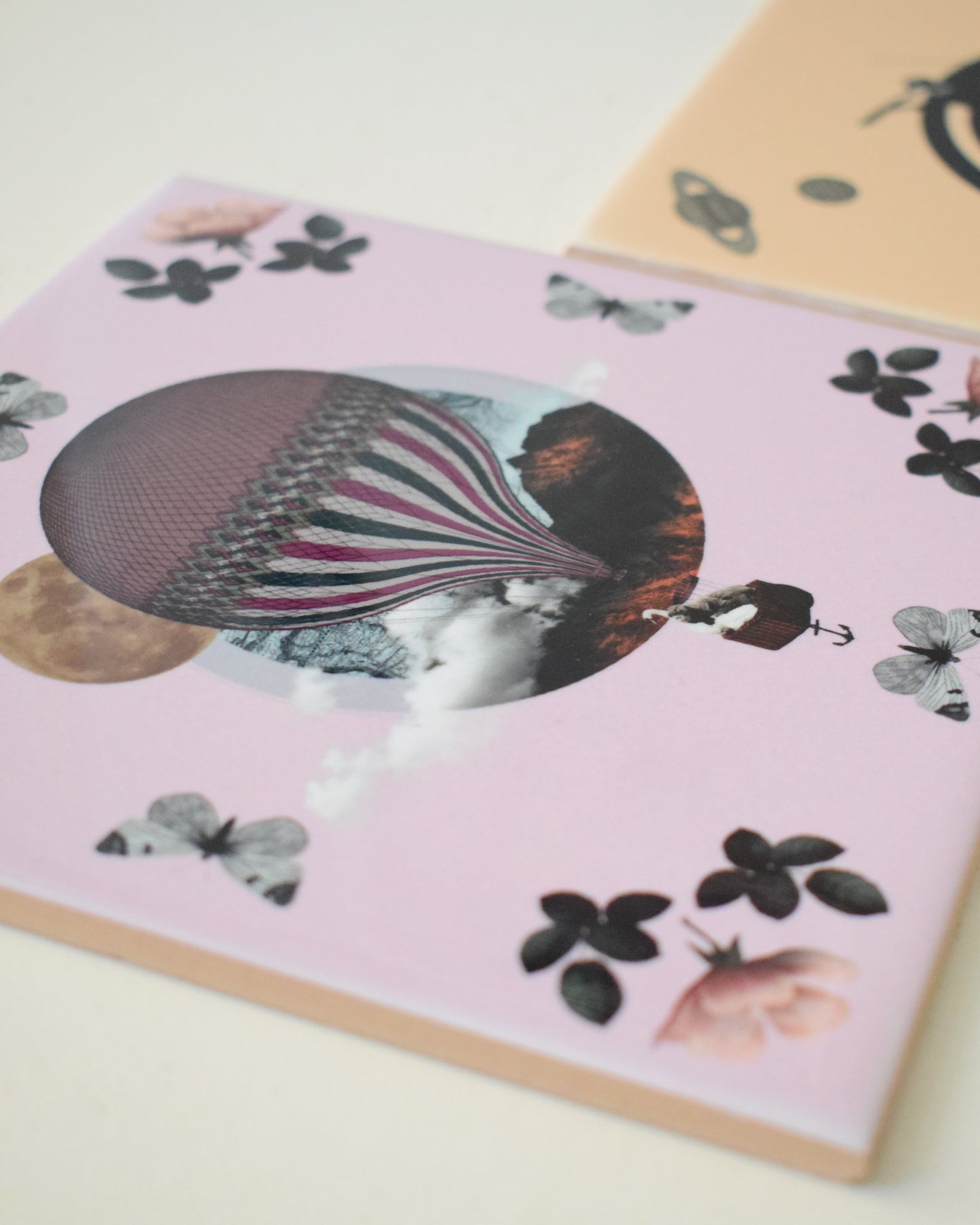 Pink Flight | Κεραμικό Πλακάκι Τοίχου